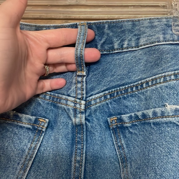 Old Navy size 12 Medium Wash Distressed Mini Denim Button Fly Non-Stretch Skirt - Picture 10 of 13